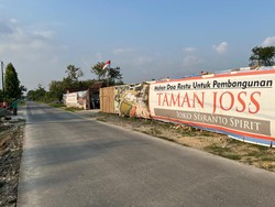 Sungguh Mulia Crazy Rich Grobogan: Dulu Bikin Jalan-Kini Bangun Taman Bermain Anak