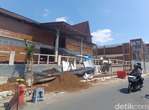 Curhat Pedagang soal Revitalisasi Pasar Godean Molor Curhat Pedagang soal Revitalisasi Pasar Godean Molor