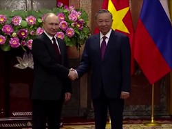 Beranjak dari Korea Utara, Putin Kini Mendarat di Vietnam