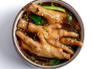 Resep Ceker Ayam Kuah Kecap Pedas yang Gurih Menyegarkan