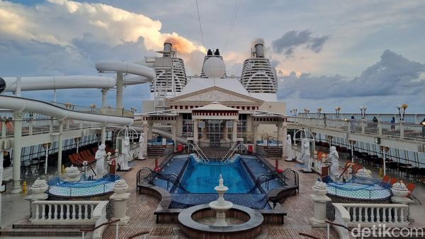 Potret Segala Sisi Kemewahan Kapal Pesiar Resorts World One