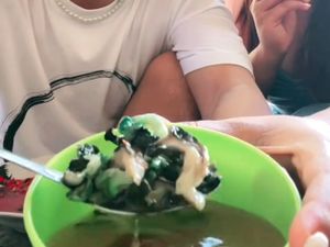 Rujak Batu-batu dan Bulung Boni Kuah Pindang Viral di TikTok, Sudah Nyoba? Rujak Batu-batu dan Bulung Boni Kuah Pindang Viral di TikTok, Sudah Nyoba?