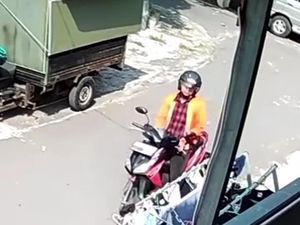 Heboh Pemuda Klepto Curi Celana Dalam dari Jemuran di Mataram Heboh Pemuda Klepto Curi Celana Dalam dari Jemuran di Mataram