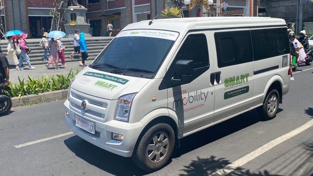 Toyota Motor Foundation (TMF) melakukan riset transporasi di Ubud, Bali, menggunakan mobil elektrifikasi, Toyota Innova Zenix Hybrid dan DFSK Gelora E. Salah satu tujuan riset ini mencari solusi mobilitas dengan model bisnis yang layak finansial dan memenuhi persyaratan lokal.