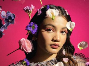 Aruma Mekar di Album Perdana Berbunga