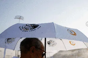 Bingkai Sepekan: Panas Memanggang, Badai Menerjang