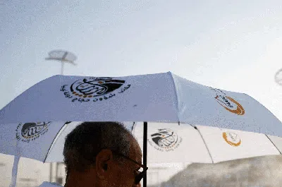 Bingkai Sepekan: Panas Memanggang, Badai Menerjang