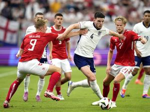 Inggris Parkir Bus atau Diserang Terus? Inggris Parkir Bus atau Diserang Terus?