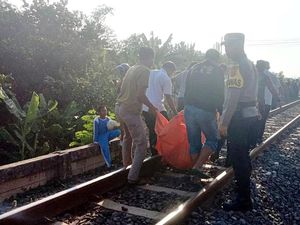 Dua Pelajar Tewas Usai Tertabrak Kereta Api di Cirebon