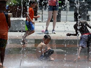 Eropa Bagai Neraka, 4 Negara Ini Tembus 40 Derajat Celcius Eropa Bagai Neraka, 4 Negara Ini Tembus 40 Derajat Celcius