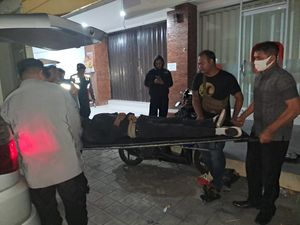 Pria Asal Buleleng Ditemukan Tewas di Depan Konter HP Gianyar Pria Asal Buleleng Ditemukan Tewas di Depan Konter HP Gianyar