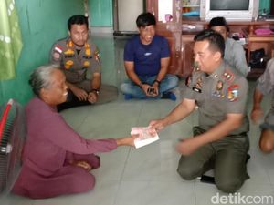 Temui Nenek yang Dipungli Anggota, Kasatpol PP Pekanbaru Minta Maaf-Ganti Uang