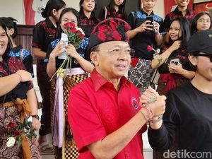 DPRD Bali Usul Naikkan Tarif Pungutan Wisman, Koster: Belum Waktunya