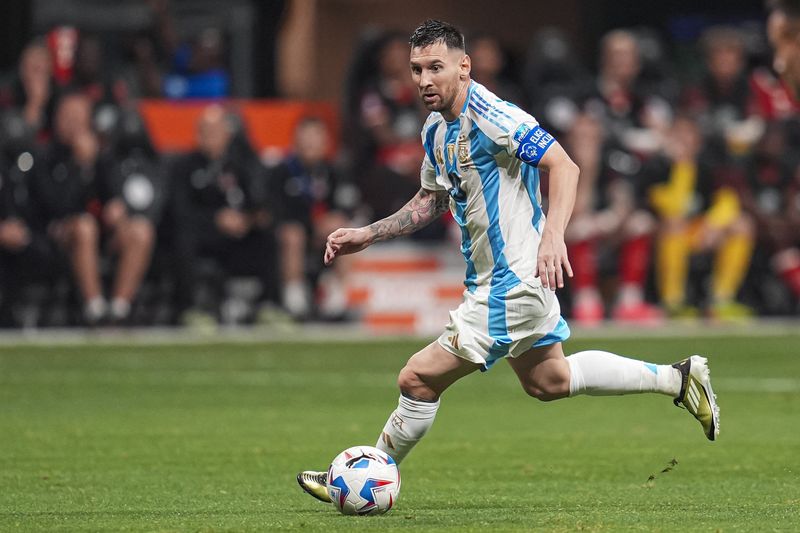 Jun 20, 2024; Atlanta, GA, USA; Argentina forward Lionel Messi (10) in action against Canada during the second half at Mercedez-Benz Stadium. Mandatory Credit: Dale Zanine-USA TODAY Sports