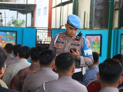 Cegah Judi Online, Polres Malang Cek Ponsel Anggota Secara Berkala
