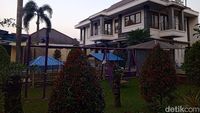 Potret Megahnya Rumah Bos Persib Umuh Muchtar di Sumedang