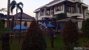 Potret Megahnya Rumah Bos Persib Umuh Muchtar di Sumedang