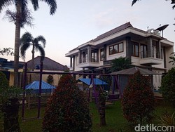 Cerita Bos Persib Umuh Muchtar Punya Rumah Gedong di Sumedang