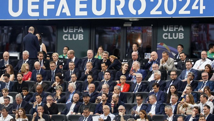 Saat Raja dan Pangeran Menonton Duel Denmark Vs Inggris Soccer Football - Euro 2024 - Group C - Denmark v England - Frankfurt Arena, Frankfurt, Germany - June 20, 2024
Prince William, Prince of Wales is pictured in the stands before the match REUTERS/Lee Smith