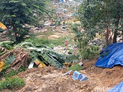 TPU Sei Panas Batam Longsor, Puluhan Makam Tertimbun