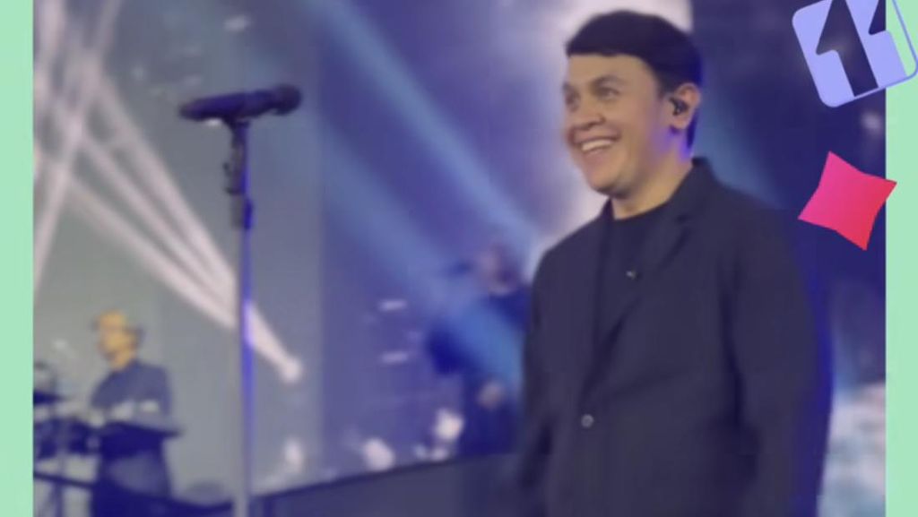 Tulus Bikin Karaoke Massal di Allo Bank Fest 2024 Tulus Bikin Karaoke Massal di Allo Bank Fest 2024