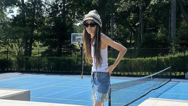 Gaya Vera Wang Jelang Usia 75 Dipuji Awet Muda, Baju Renang Hingga Rok Mini