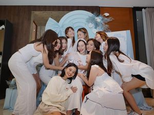 9 Potret Keseruan Bridal Shower Beby Tsabina Jelang Nikah dengan Anggota DPR RI 9 Potret Keseruan Bridal Shower Beby Tsabina Jelang Nikah dengan Anggota DPR RI