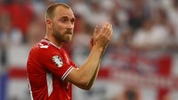 Gelandang Denmark, Christian Eriksen, mampu menghadirkan 8 attempts dengan rincian sekali on target, 3 melenceng, dan 4 diblok lawan. (Foto: Kai Pfaffenbach/REUTERS)