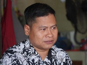 Mengubur Dendam Masa Lalu Mengubur Dendam Masa Lalu