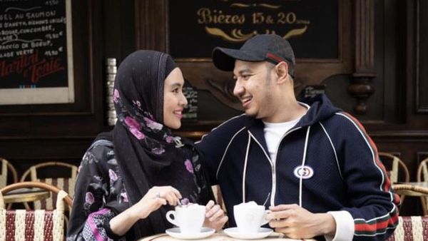 Pose Kartika Putri Masak hingga Ngopi Bareng Suami