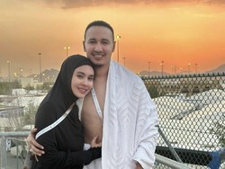 Penjelasan Kartika Putri dan Habib Usman Soal Haji Modal Nekat