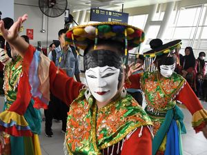 Meriahnya Hajatan HUT Jakarta di Stasiun LRT Jabodebek