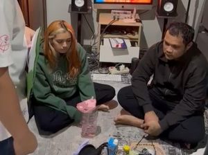 Virgoun dan Teman Wanitanya Lakukan Ini Sebelum Ditangkap Polisi Virgoun dan Teman Wanitanya Lakukan Ini Sebelum Ditangkap Polisi