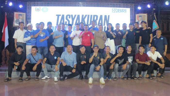 Segenap unsur manajemen, komite panita pelaksana (panpel) hingga Pemerintah Daerah (Pemda) Kudus, Jawa Tengah, terus mengupayakan agar Tim Persiku Kudus tidak menjadi tim musafir saat mengarungi Liga 2 di tahun ini.