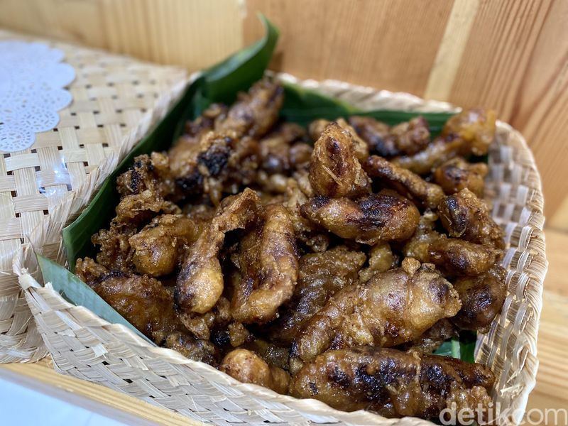 Pisang goreng waras