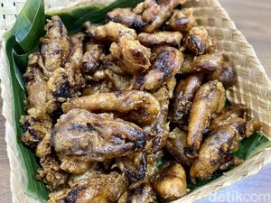 Renyah dan Manis Pisang Goreng Waras yang Selalu Diantre Renyah dan Manis Pisang Goreng Waras yang Selalu Diantre