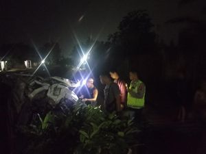 Mobil Vs KA Babaranjang di Rel Tanpa Palang Pintu Lampung, 1 Tewas