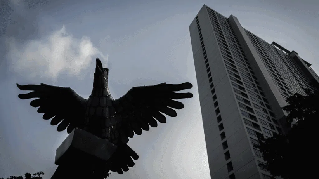 Preservasi Sang Penjaga Langit Jakarta Preservasi Sang Penjaga Langit Jakarta