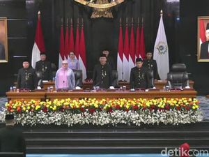 Rapat Paripurna HUT Ke-497 DKI Jakarta, DPRD Soroti Kemacetan dan Banjir Rapat Paripurna HUT Ke-497 DKI Jakarta, DPRD Soroti Kemacetan dan Banjir