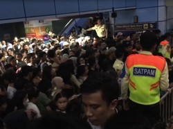 Stasiun Juanda Padat Pengunjung, Buka Tutup Diberlakukan