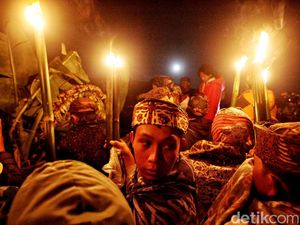 Apa Saja Suku di Jawa Timur? Ini 6 Daftarnya yang Masih Eksis Hingga Kini Apa Saja Suku di Jawa Timur? Ini 6 Daftarnya yang Masih Eksis Hingga Kini