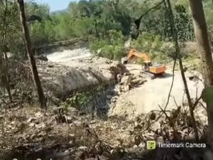 Viral Tambang di Ngawen Gunungkidul, Warga: Diprotes, Masuk Lagi! Viral Tambang di Ngawen Gunungkidul, Warga: Diprotes, Masuk Lagi!