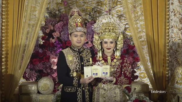 Beby Tsabina dan Rizki Natakusumah menikah