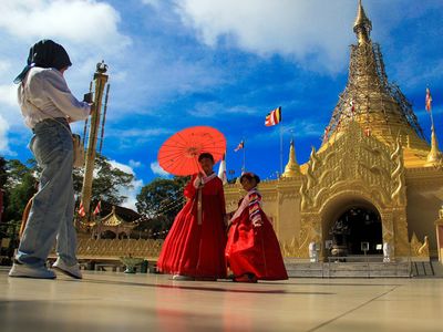 Berkunjung ke Wisata Religi Taman Alam Lumbini di Karo