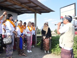 Dirut Pertamina Ajak Pemred Media Kunjungi Desa Energi Berdikari di Bali