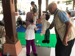 Melestarikan Dongeng Bentuk Pendidikan Awal Karakter Anak