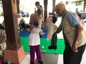 Melestarikan Dongeng Bentuk Pendidikan Awal Karakter Anak Melestarikan Dongeng Bentuk Pendidikan Awal Karakter Anak