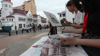 Intip Keseruan Menggambar Sketsa di Kota Lama Surabaya