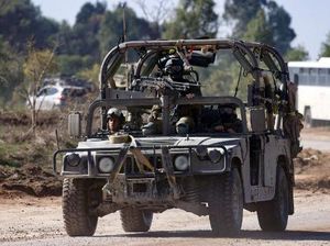 Ulah Israel Jadikan Pria Palestina Tameng Manusia Ulah Israel Jadikan Pria Palestina Tameng Manusia