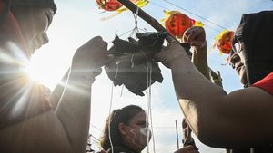 Kemeriahan Tradisi Membuat Seribu Bakcang di Tangerang